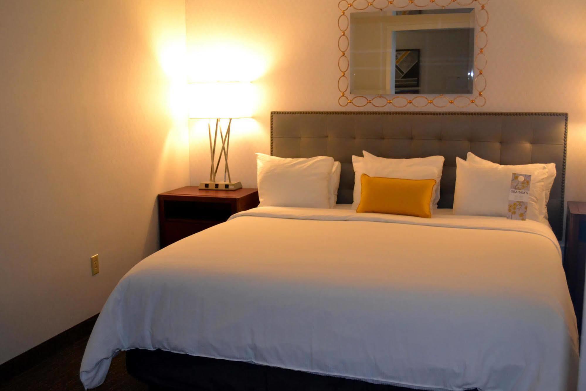 The Kensington Hotel Ан Арбър Екстериор снимка